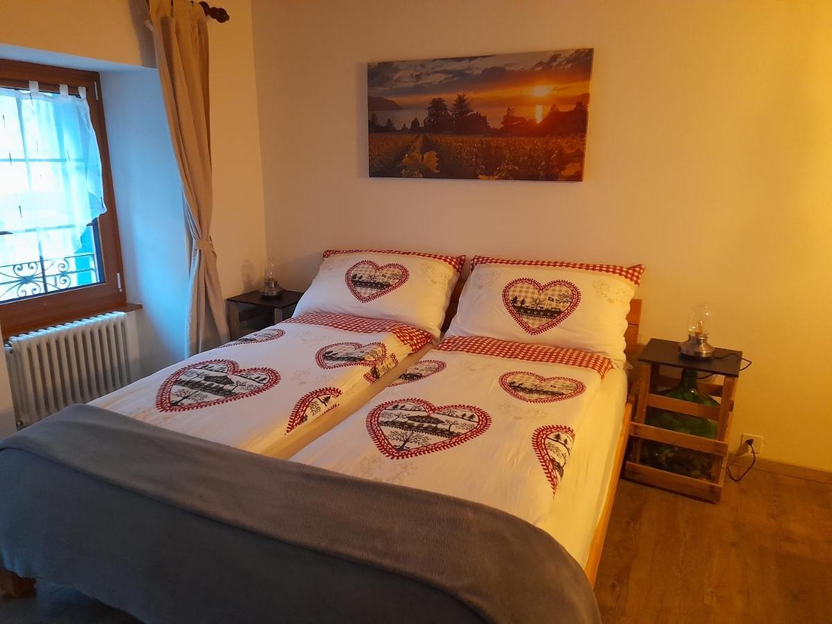 Studio Chez Un Vigneron Au Village Au 2Eme Etage Sans Ascenseur Villeneuve Bagian luar foto