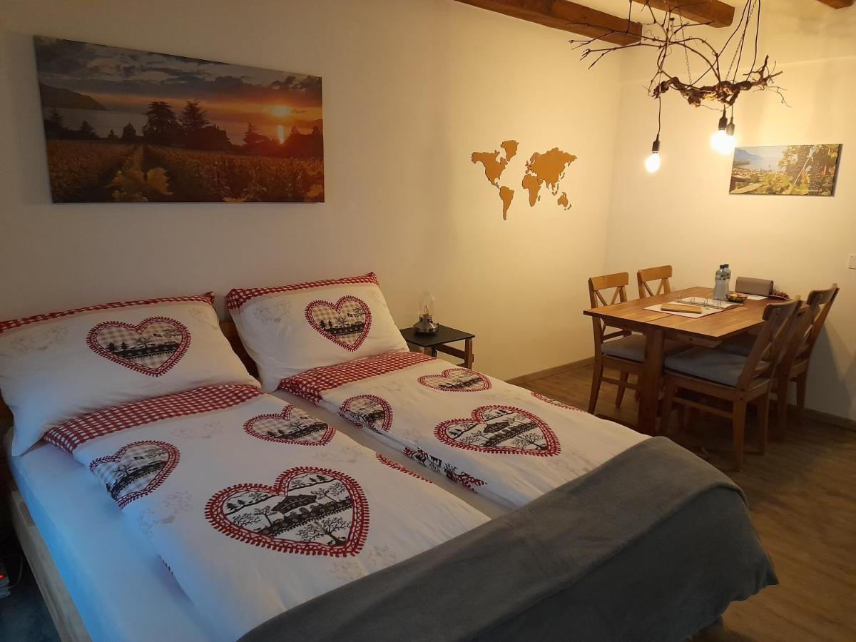 Studio Chez Un Vigneron Au Village Au 2Eme Etage Sans Ascenseur Villeneuve Bagian luar foto